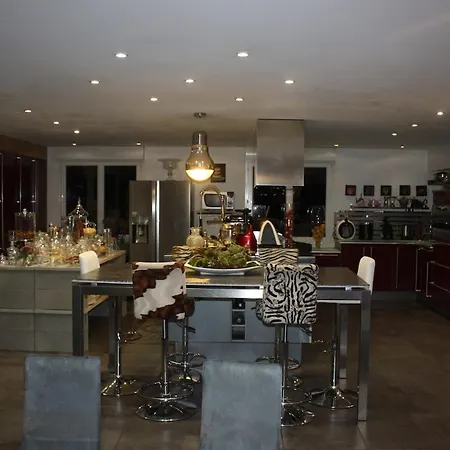 Maison Contemporaine Bien Jacuzzi Hammam Et Art Immersif Dans Un Cadre Zen Proximité Mont Michel Villa