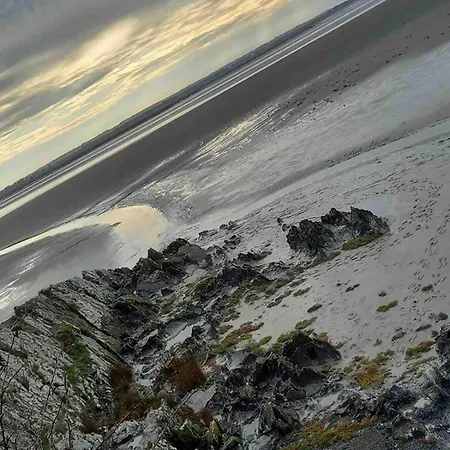 Maison Contemporaine Bien Jacuzzi Hammam Et Art Immersif Dans Un Cadre Zen Proximité Mont Michel Villa Saint-James