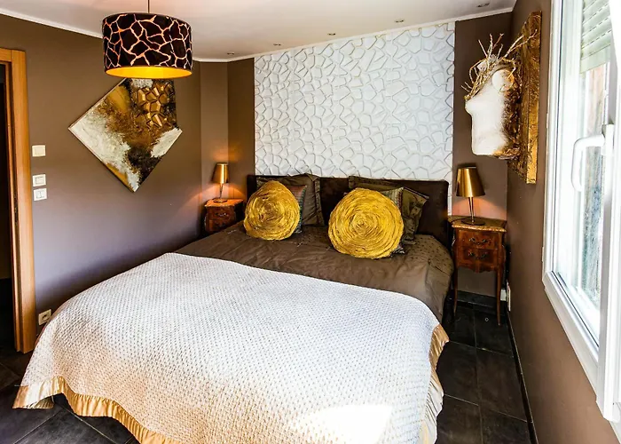 Maison 10 Pers - Jacuzzi Hammam - Mont St Michel * 세인트제임스